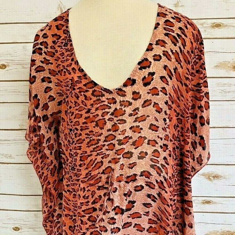 CASTAWAY Women Short Batwing Sleeve Pull Over Animal Print Shirt Size 14/XL-NWT
